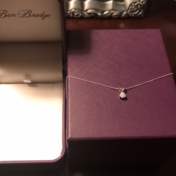 Like new Ben Bridge Diamond Solitaire pendant. - Picture 2 of 4